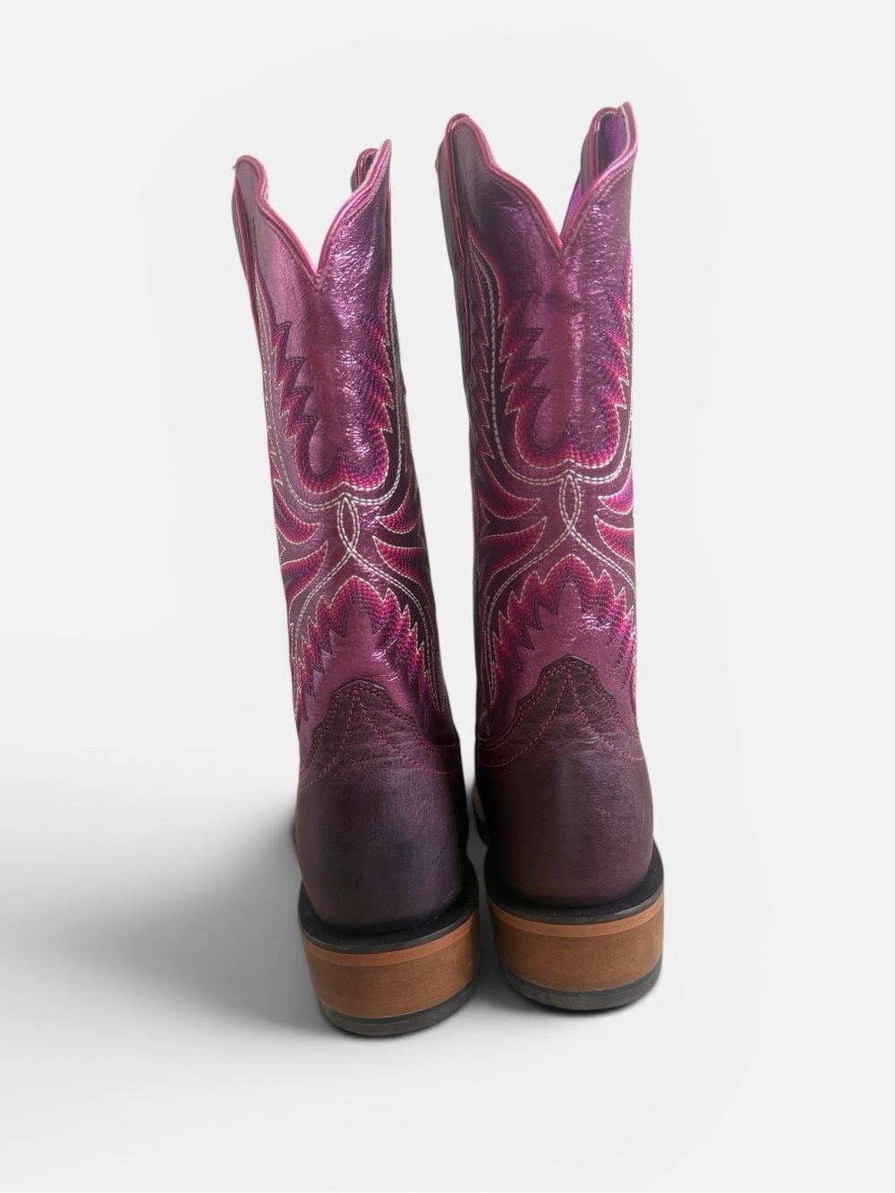 Ariat western boot in crimson grape/magenta shine - Picture 4 of 13